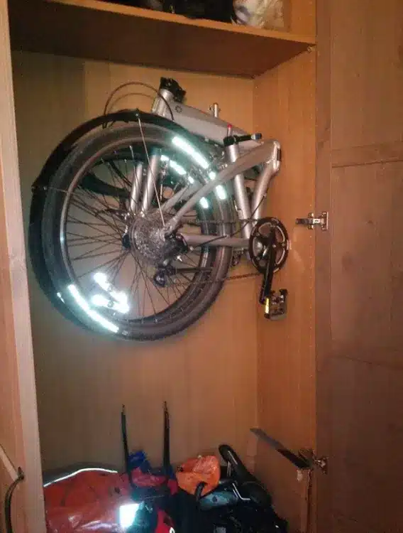 хранение велосипеда в шкафу