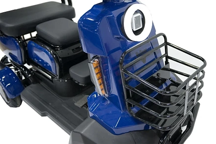 Электроскутер четырехколесный Rutrike Квадро