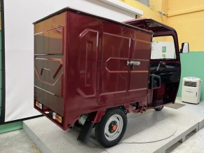 Электротрицикл грузовой Green Camel Тендер 3 (1500W 40км/ч) закрытый кузов, понижающая