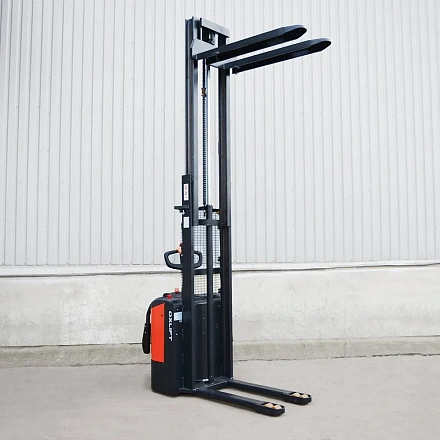 Самоходный Штабелер OXLIFT BX1532E 3200 мм 1500 кг с платформой для оператора